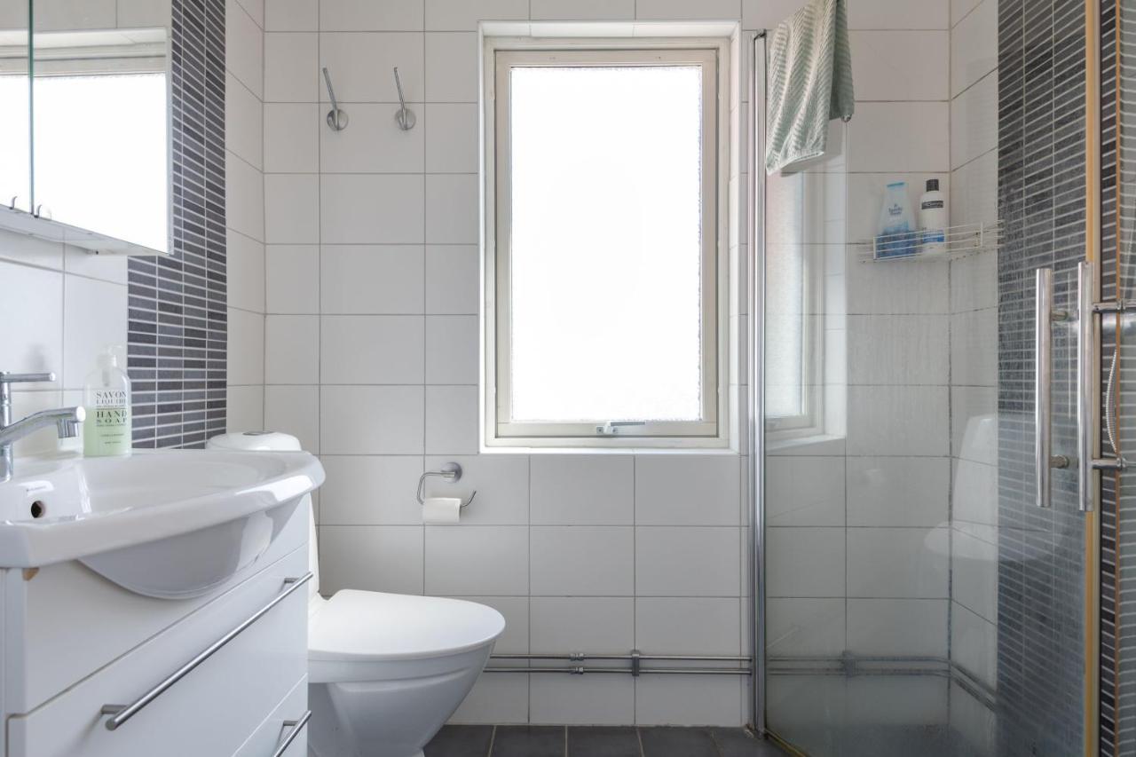 White & Bright Room In A Shared Apartment غوتنبرغ المظهر الخارجي الصورة
